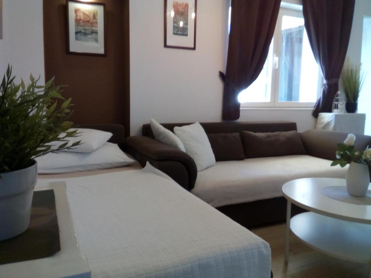 Apartment Silvija Makarska Exteriör bild