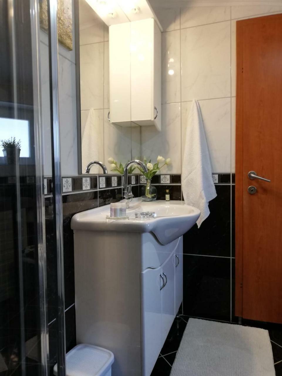 Apartment Silvija Makarska Exteriör bild